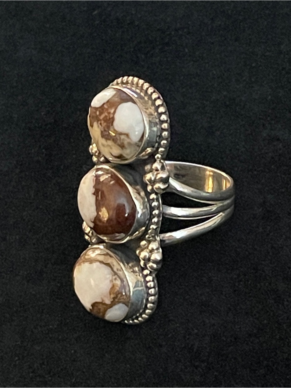 Vintage 925 Sterling Silver triple-stone Brown & white Wild Horse size 6.